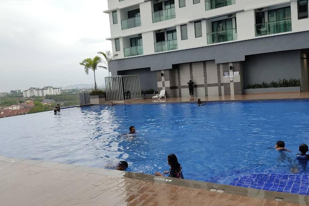 Hidayah Homestay Near Ukm And Ktm Station With High Speed Wifi - Pool & River View بانغي المظهر الخارجي الصورة