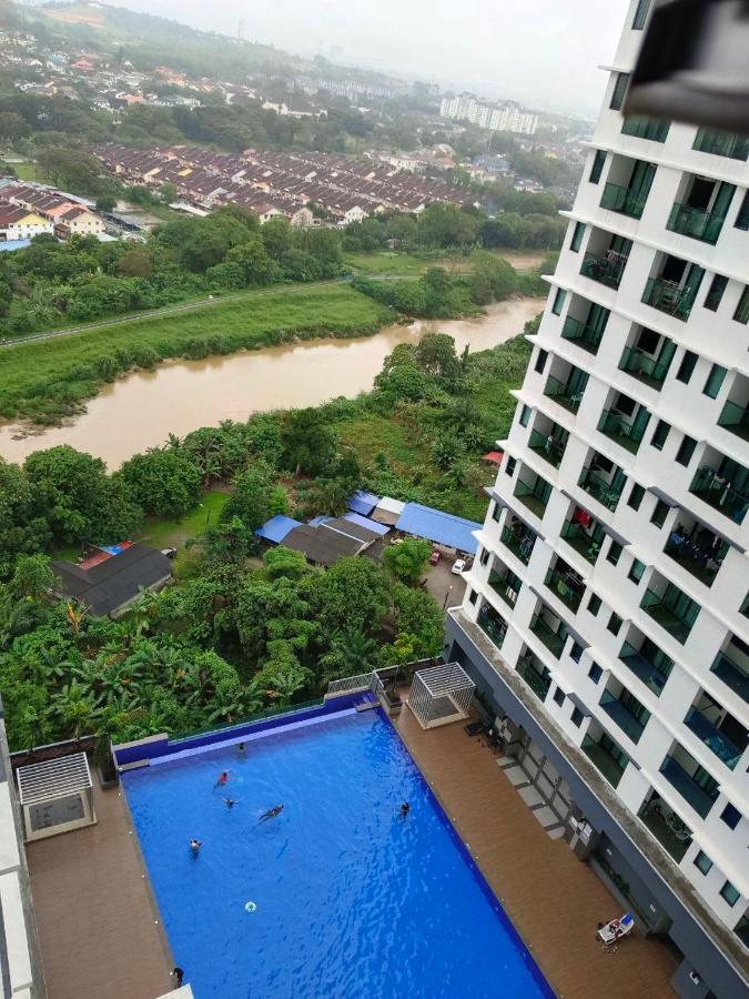 Hidayah Homestay Near Ukm And Ktm Station With High Speed Wifi - Pool & River View بانغي المظهر الخارجي الصورة
